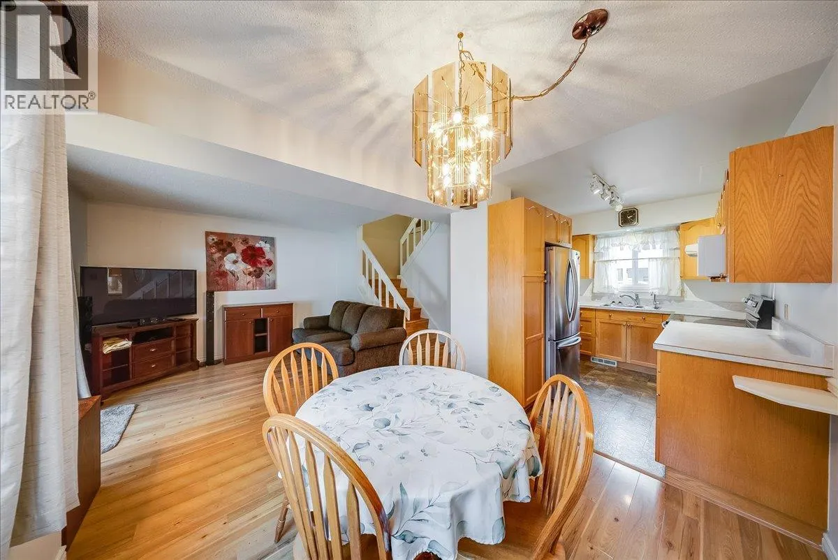 3398 Laurel Crescent