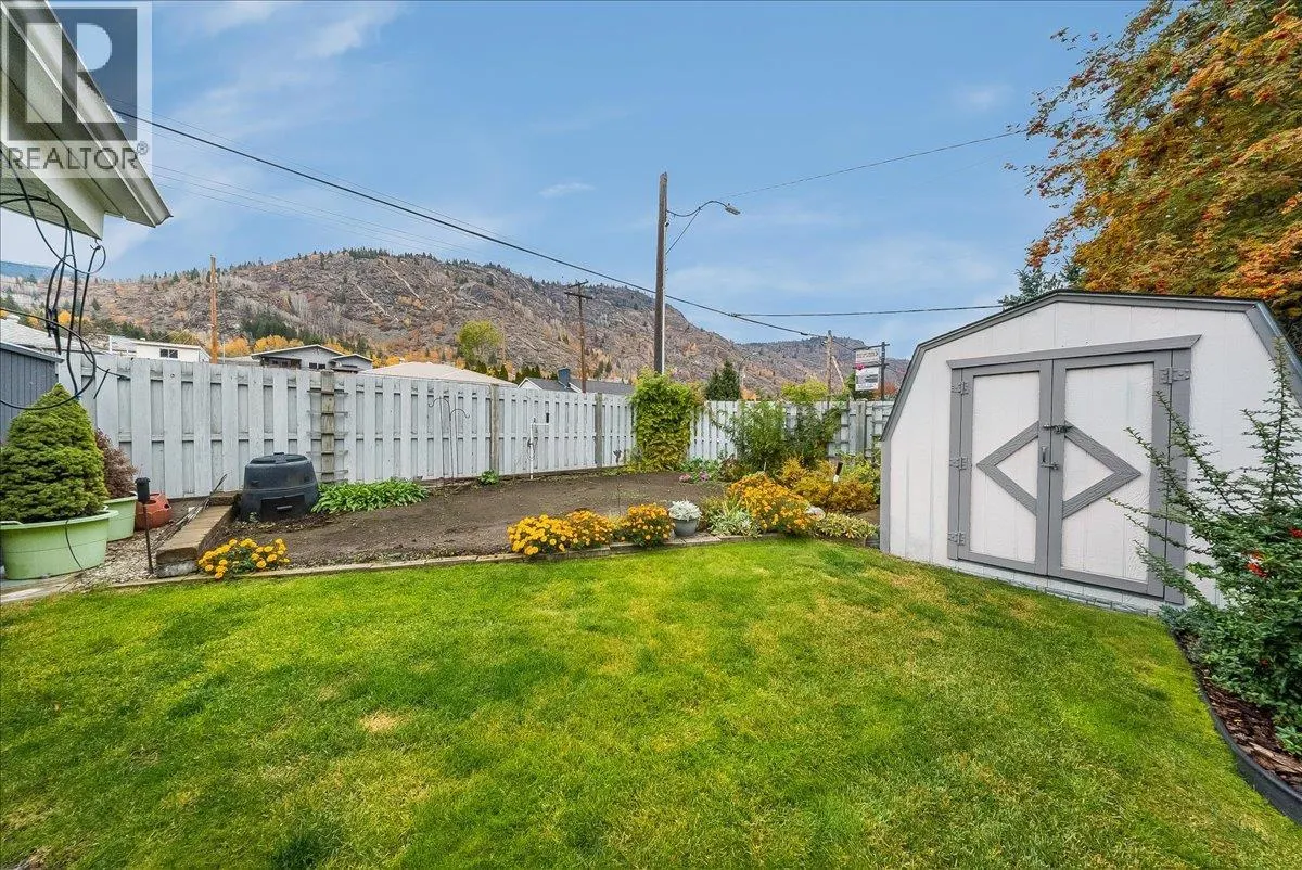 3398 Laurel Crescent