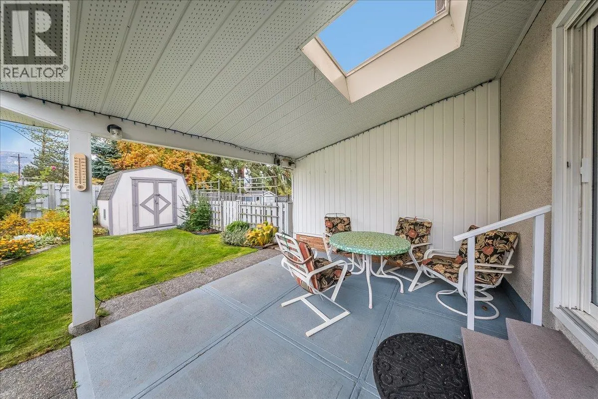 3398 Laurel Crescent
