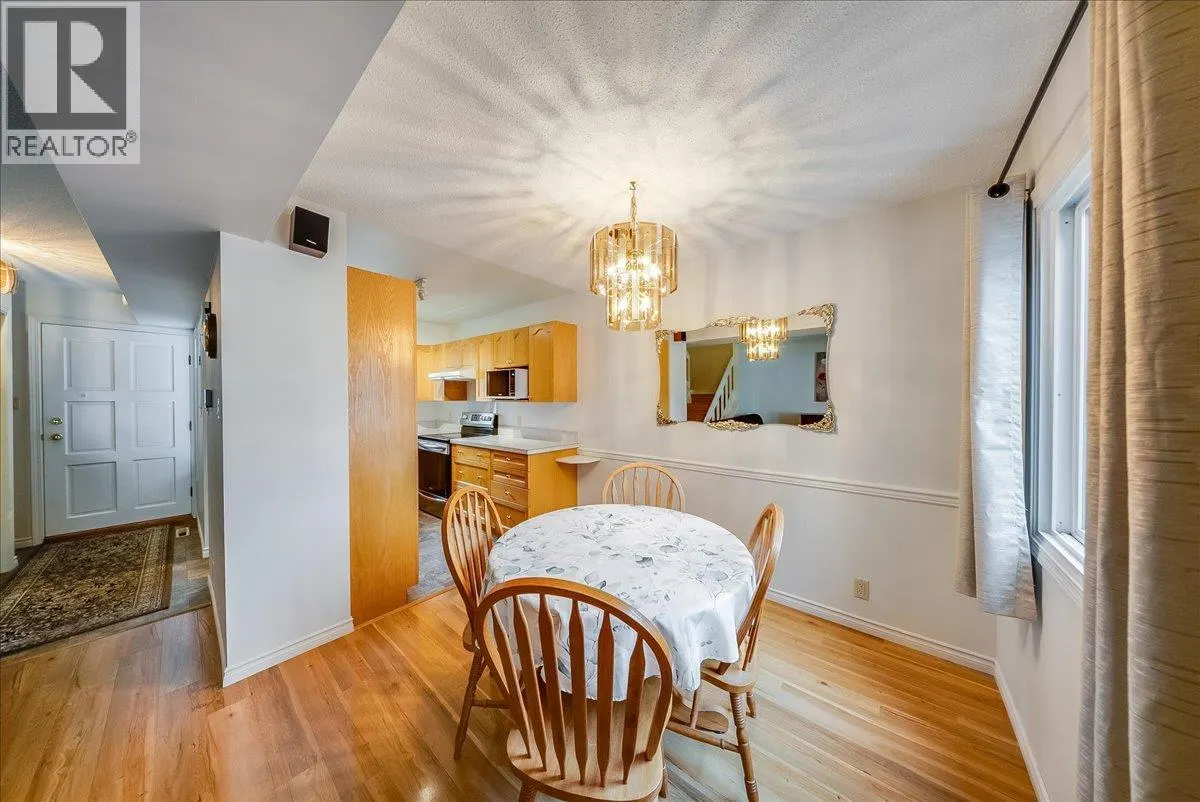 3398 Laurel Crescent