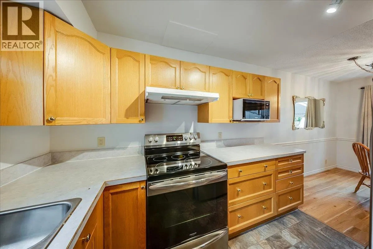 3398 Laurel Crescent
