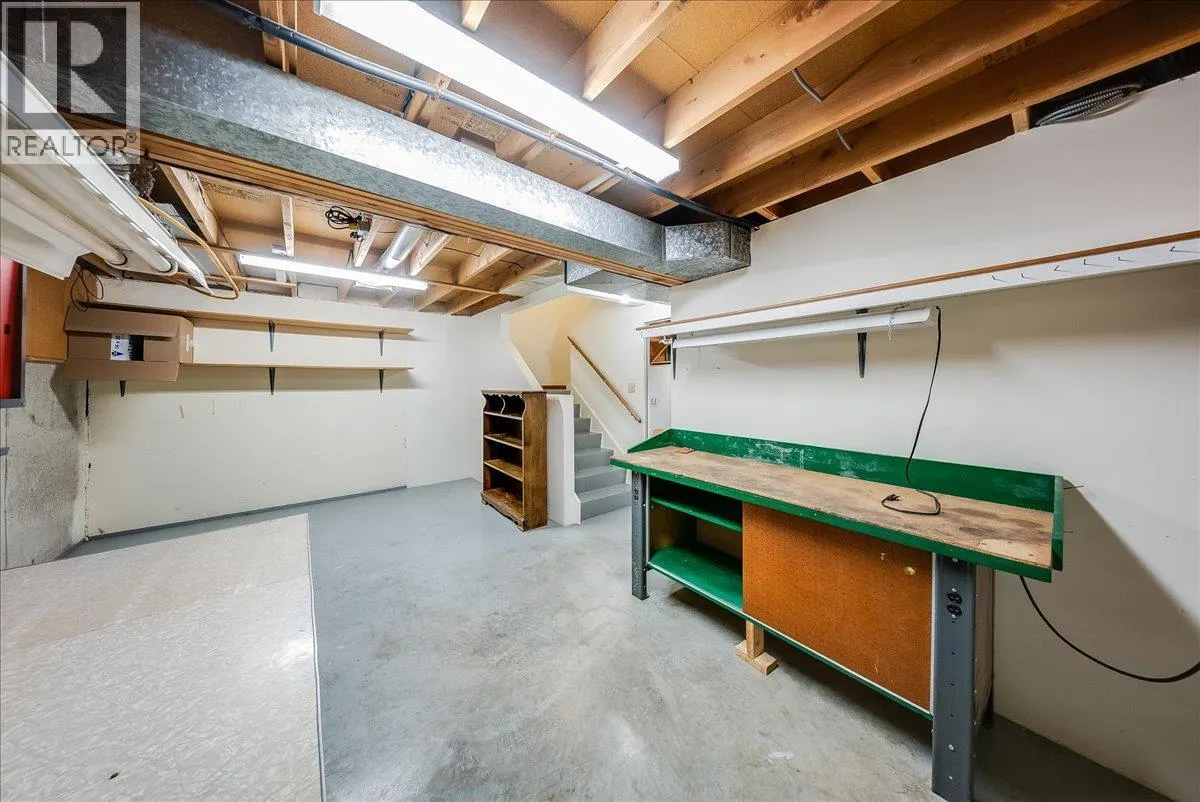 3398 Laurel Crescent
