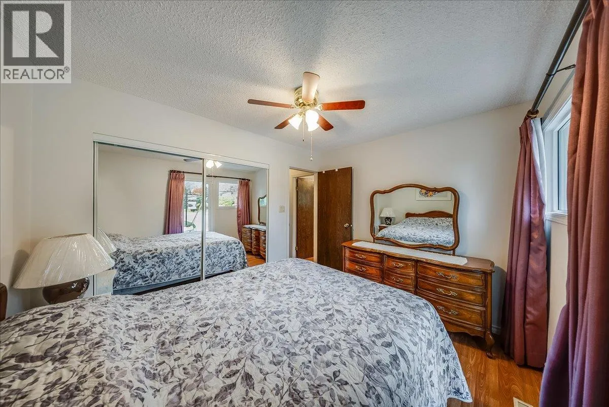 3398 Laurel Crescent