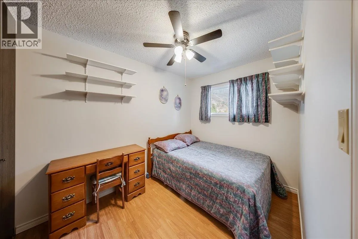 3398 Laurel Crescent
