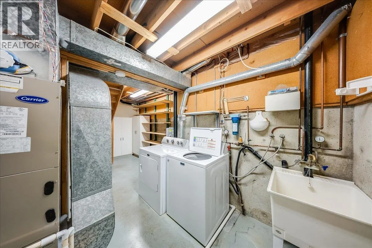 3398 Laurel Crescent