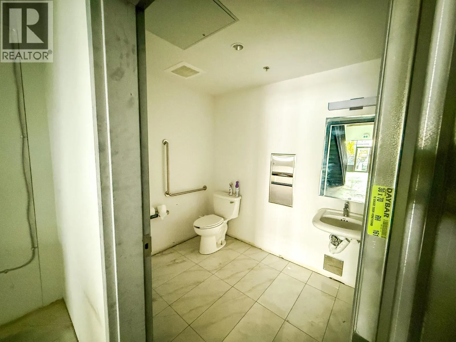 810 Clement Avenue Unit# 102
