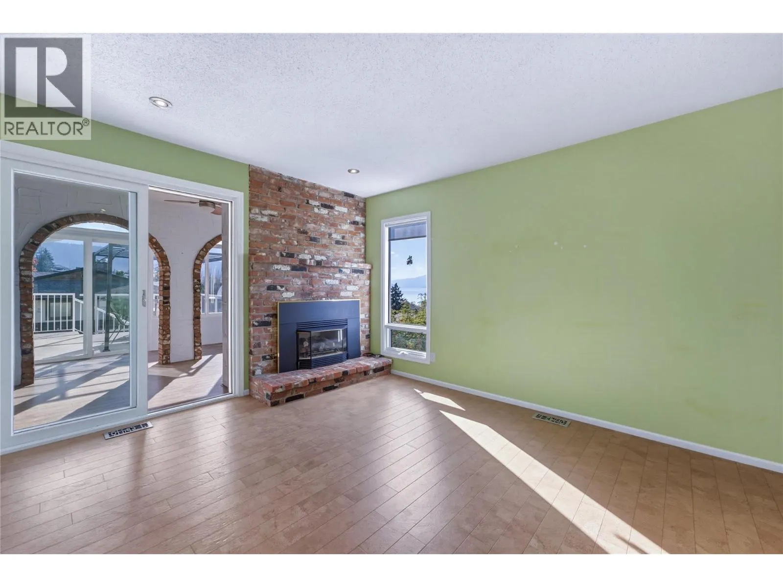 9102 Cherry Lane