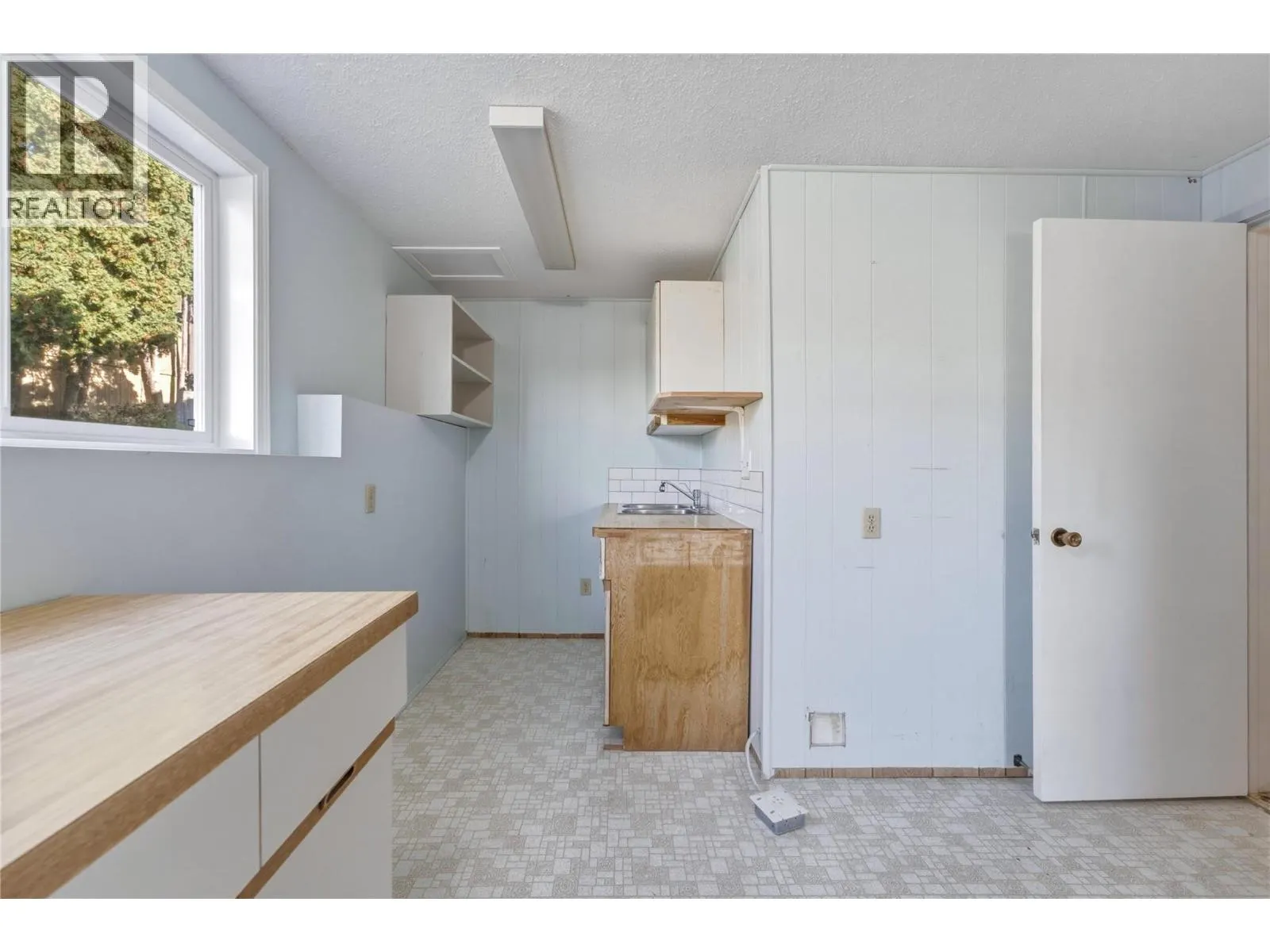 9102 Cherry Lane