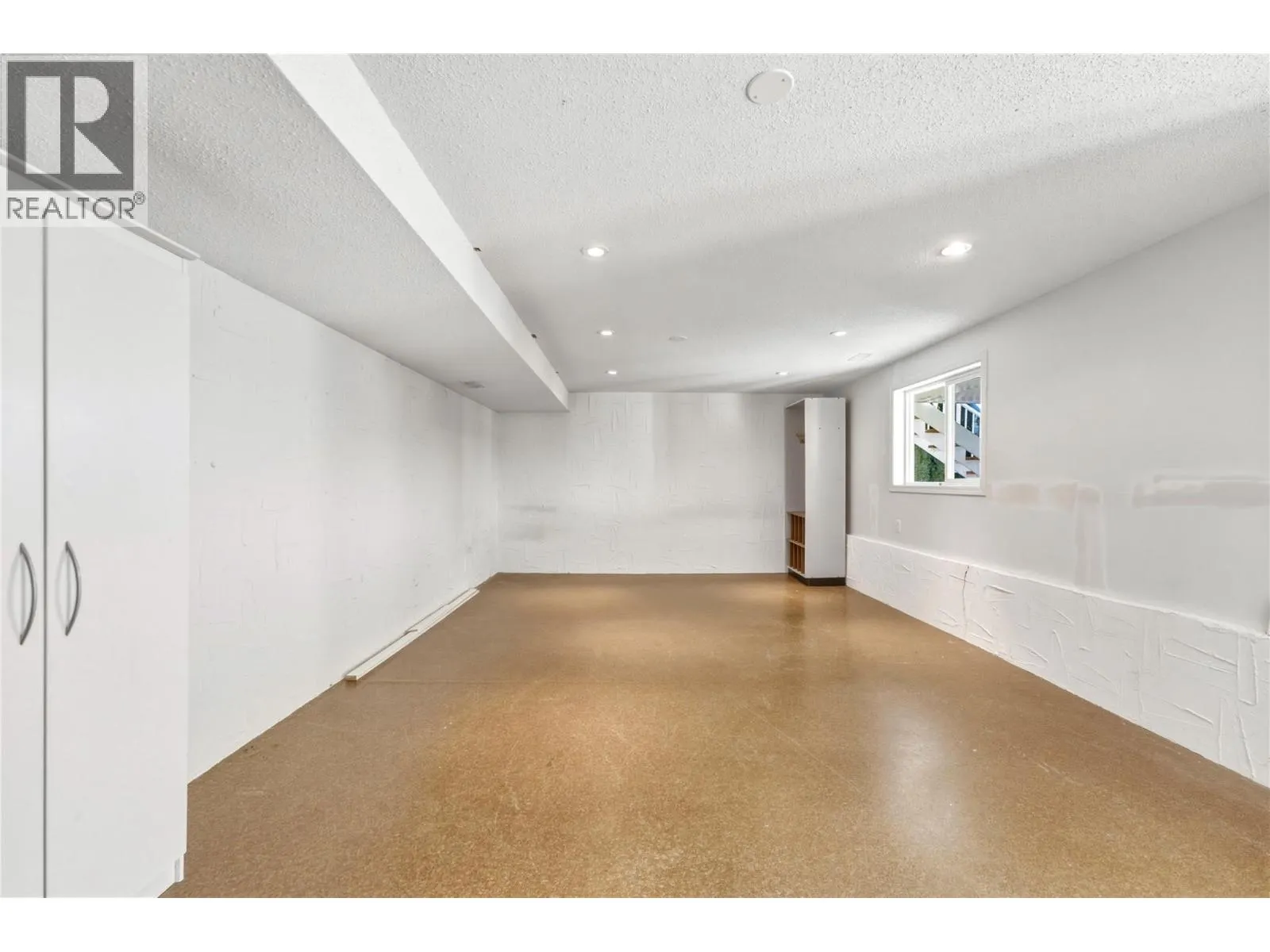 9102 Cherry Lane
