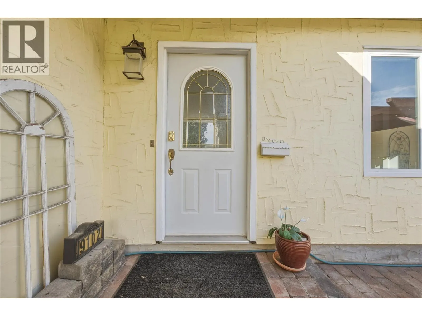 9102 Cherry Lane