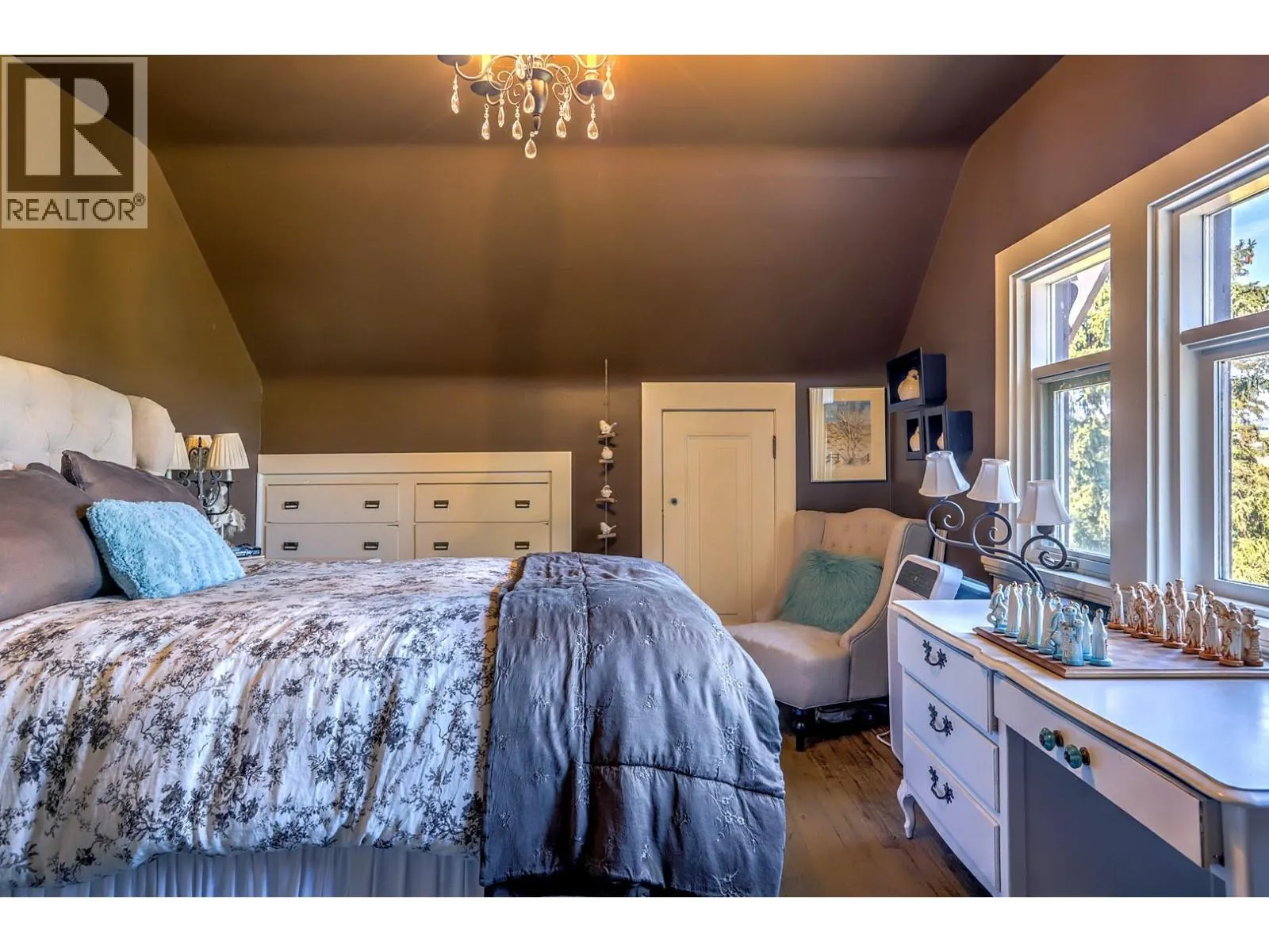 5440-5482 Silver Star Road