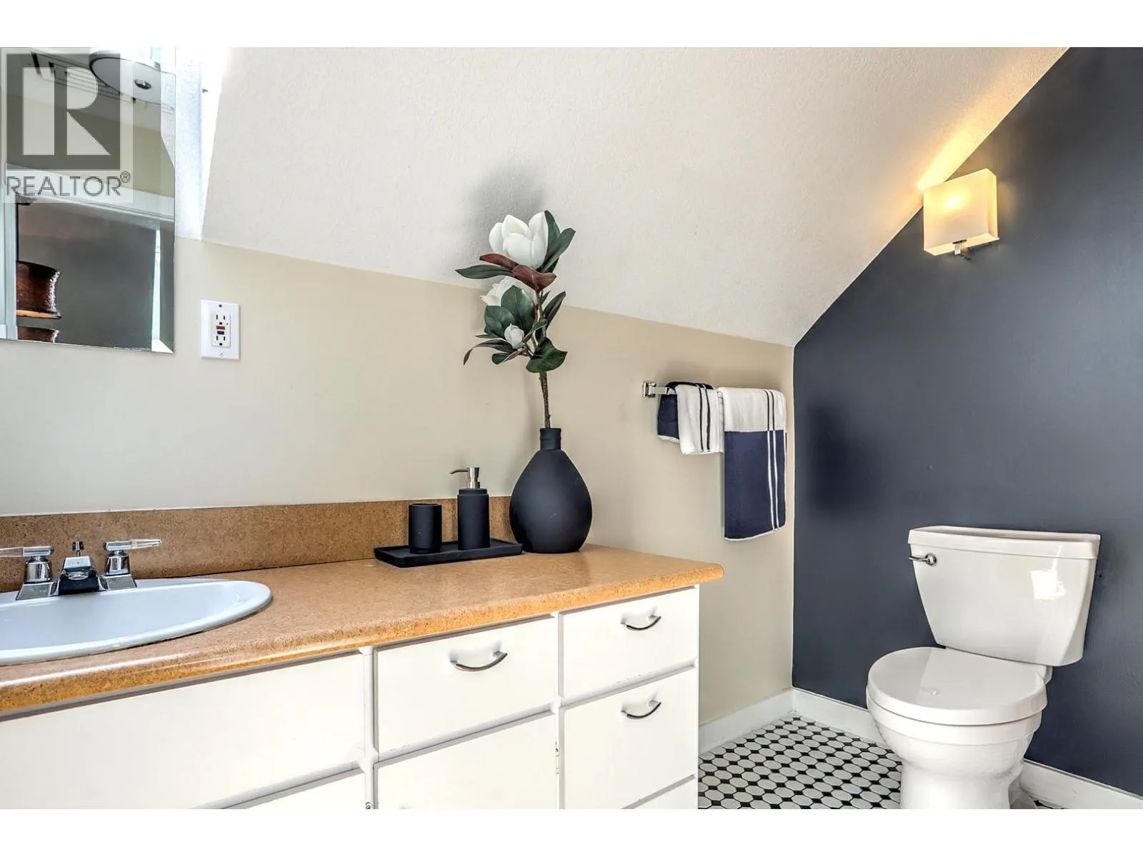 5440-5482 Silver Star Road