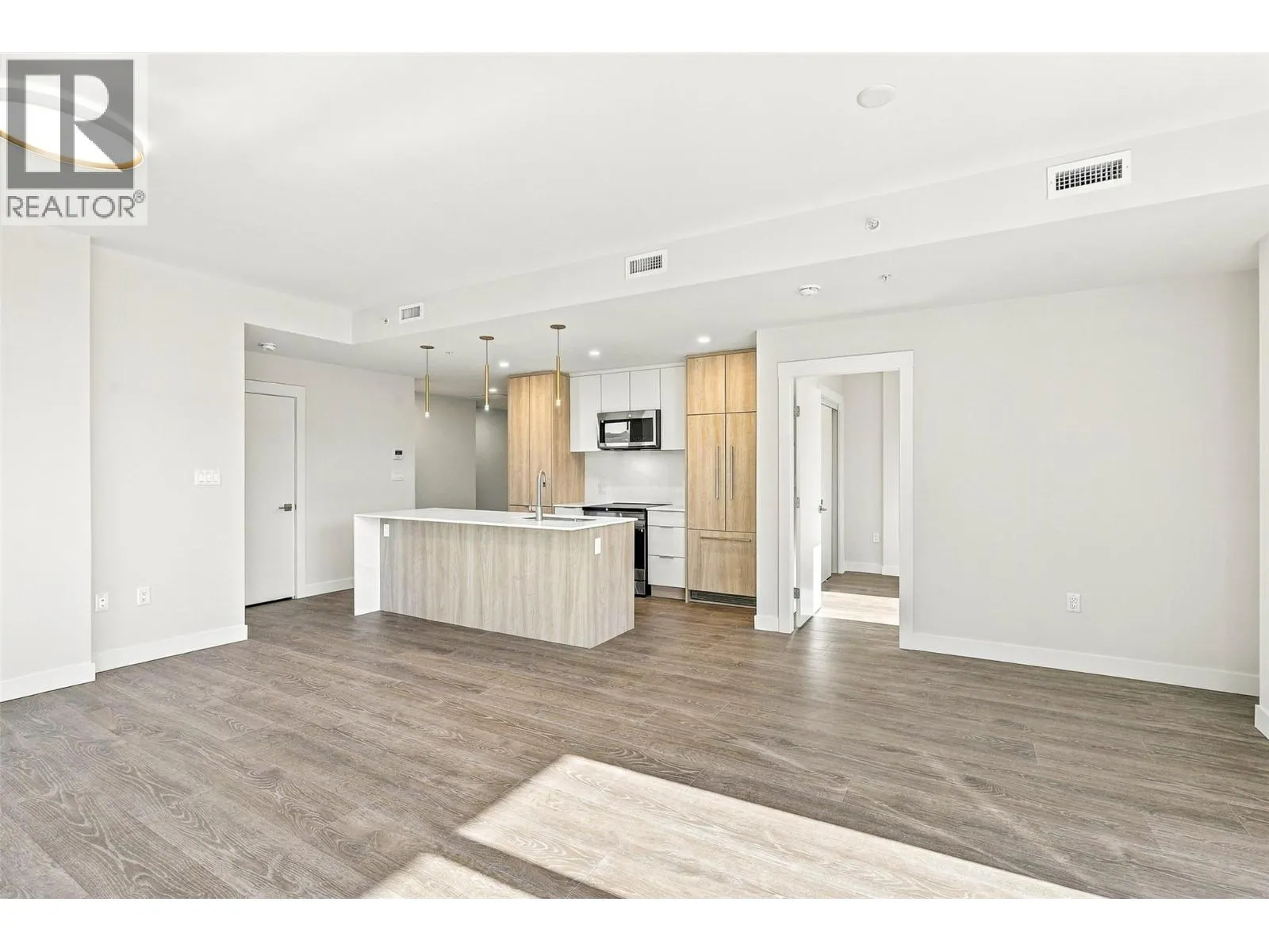 460 Nicola Street Unit# 902
