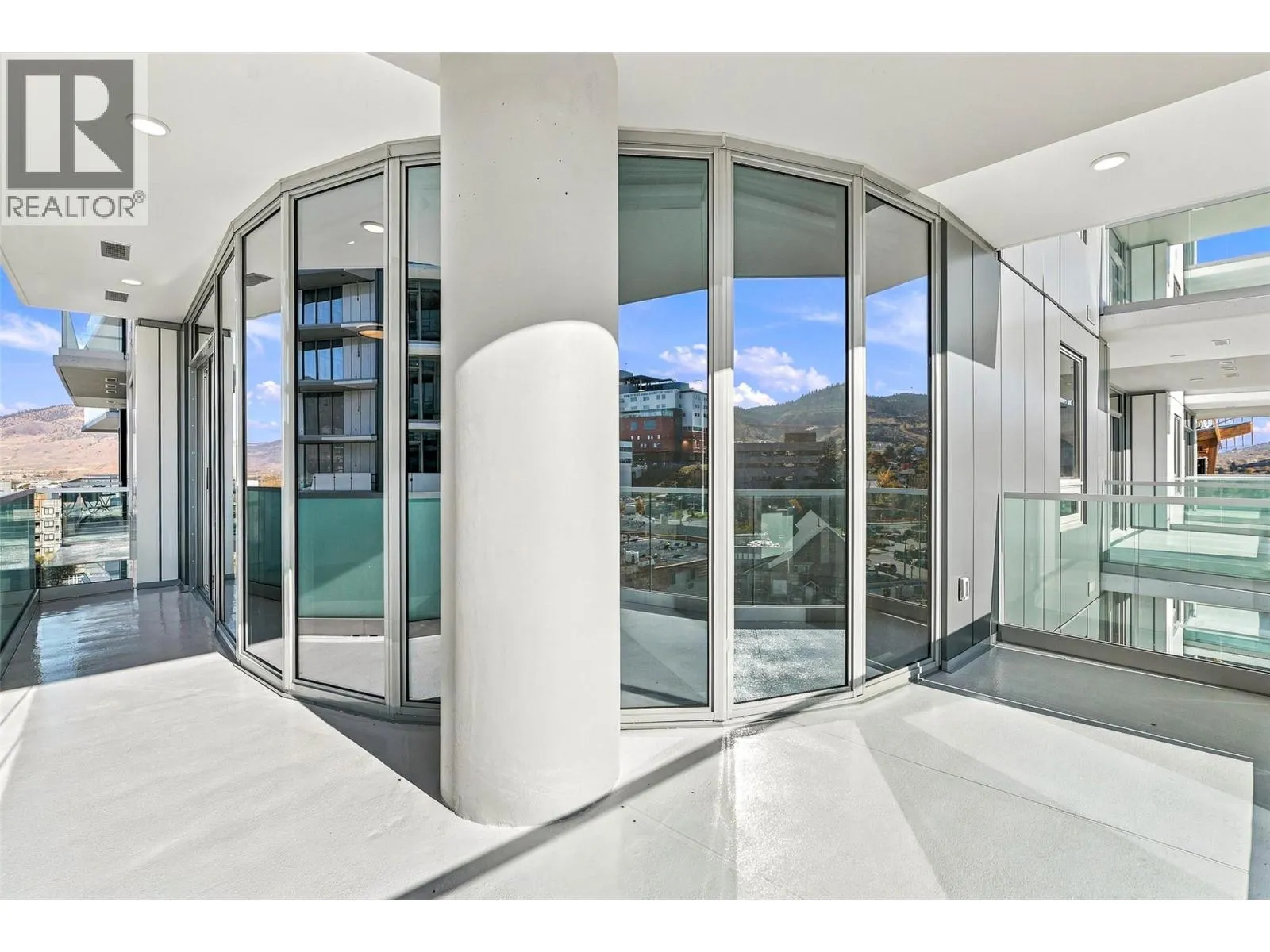 460 Nicola Street Unit# 902
