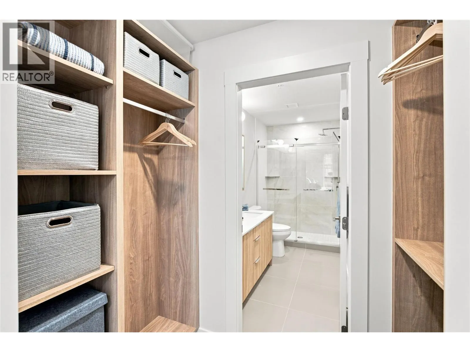 460 Nicola Street Unit# 902