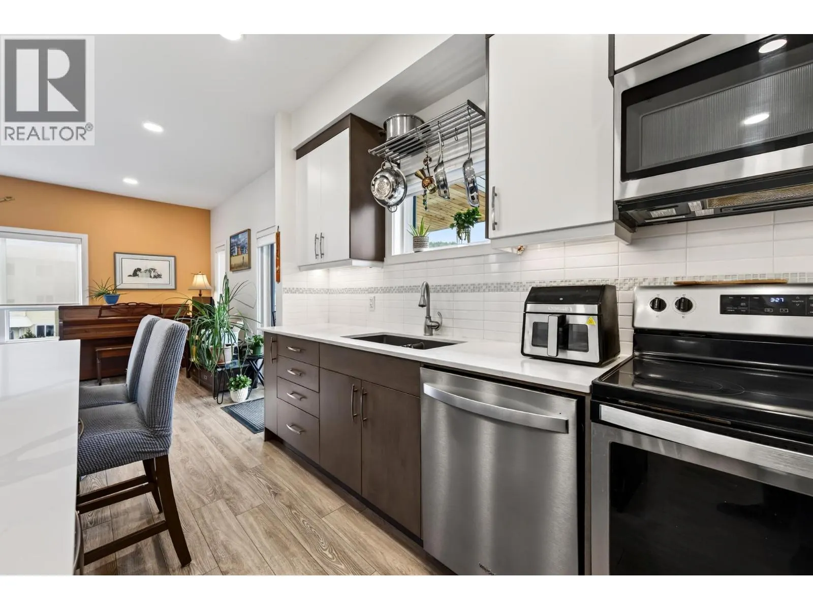 410 5th Avenue S Unit# 2206
