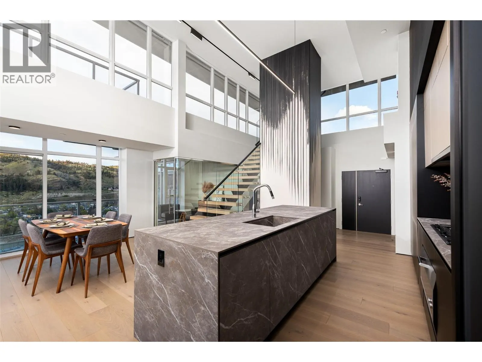 1075 Sunset Drive Unit# PH1