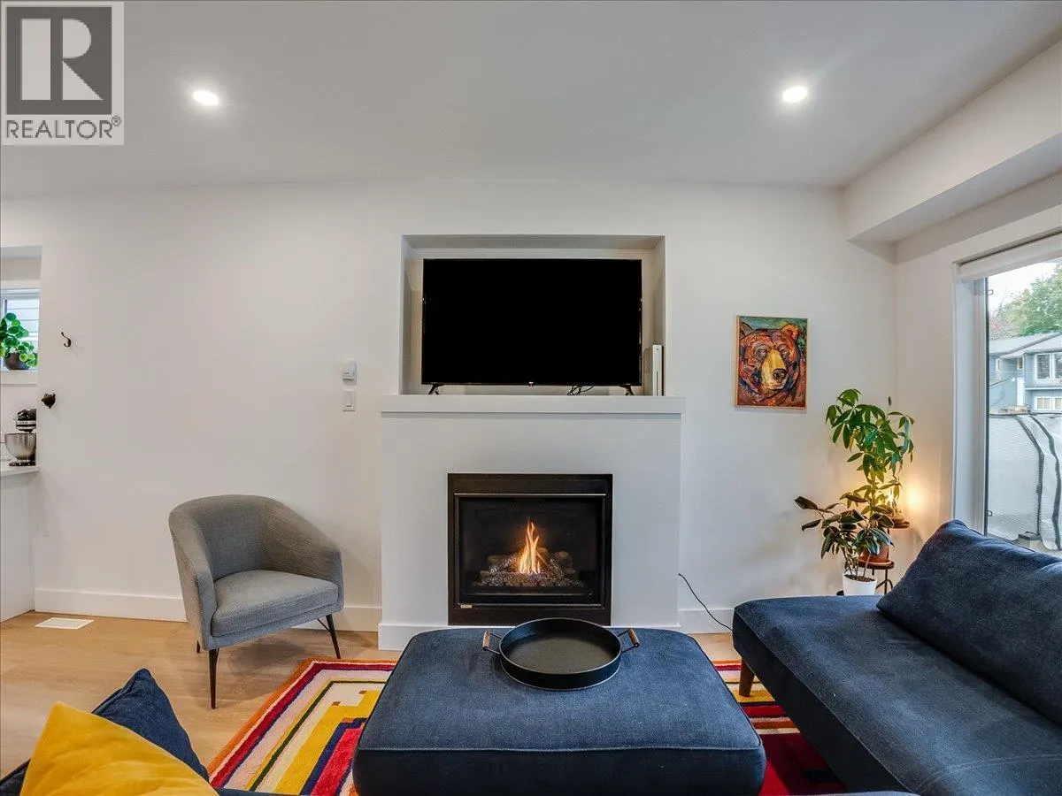 710 Innes W Street