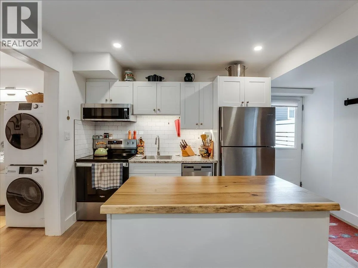 710 Innes W Street