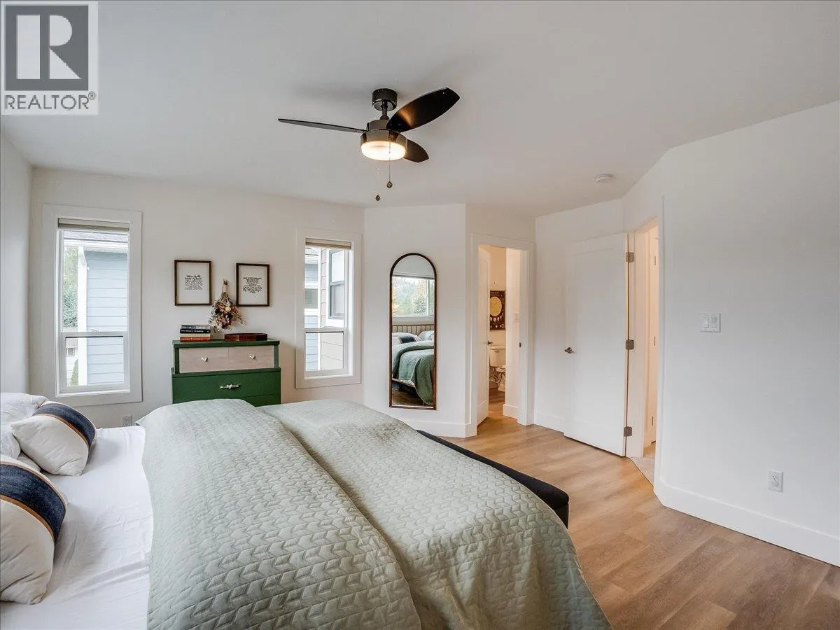 710 Innes W Street