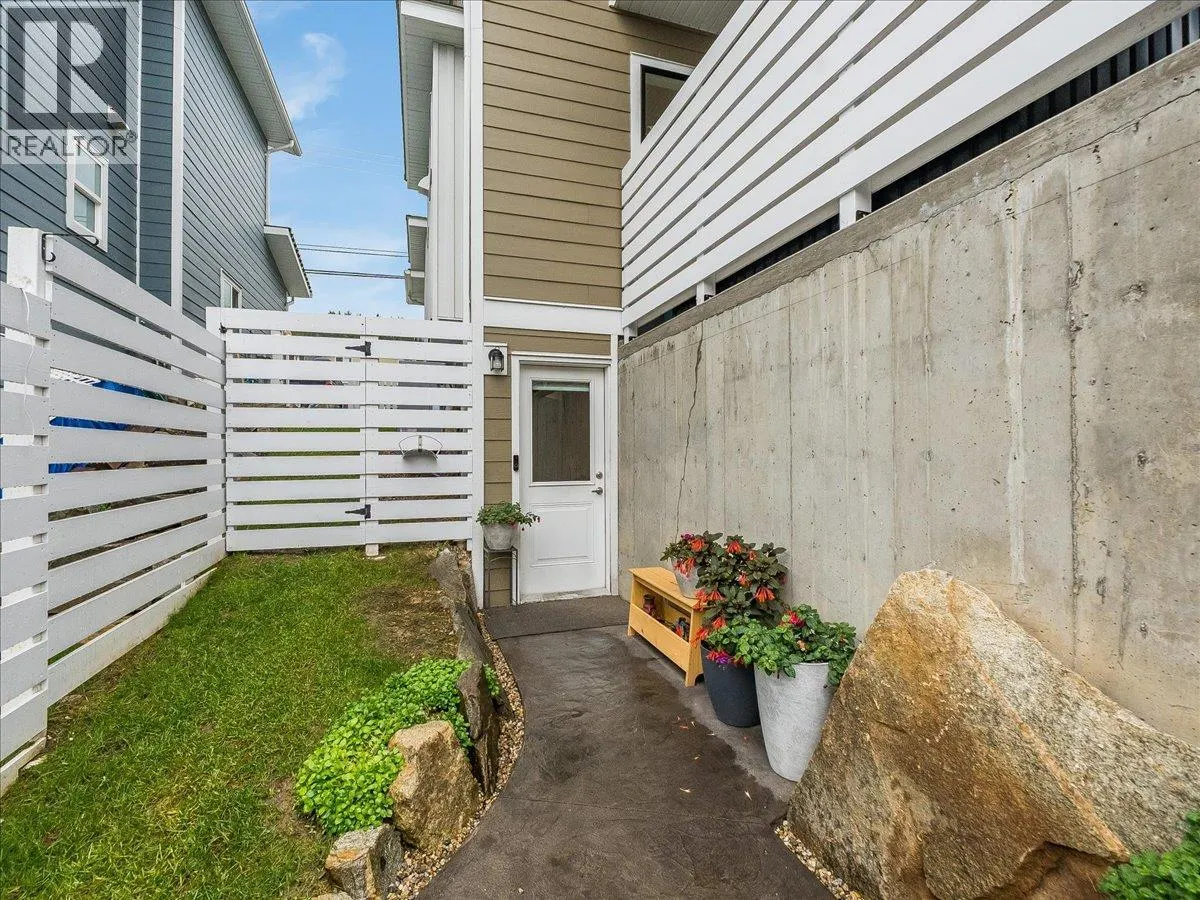 710 Innes W Street