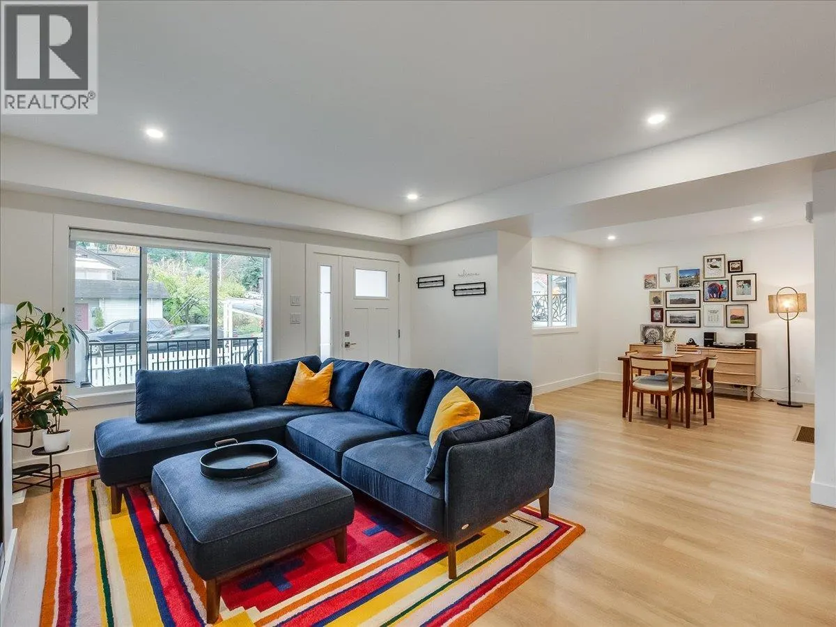 710 Innes W Street