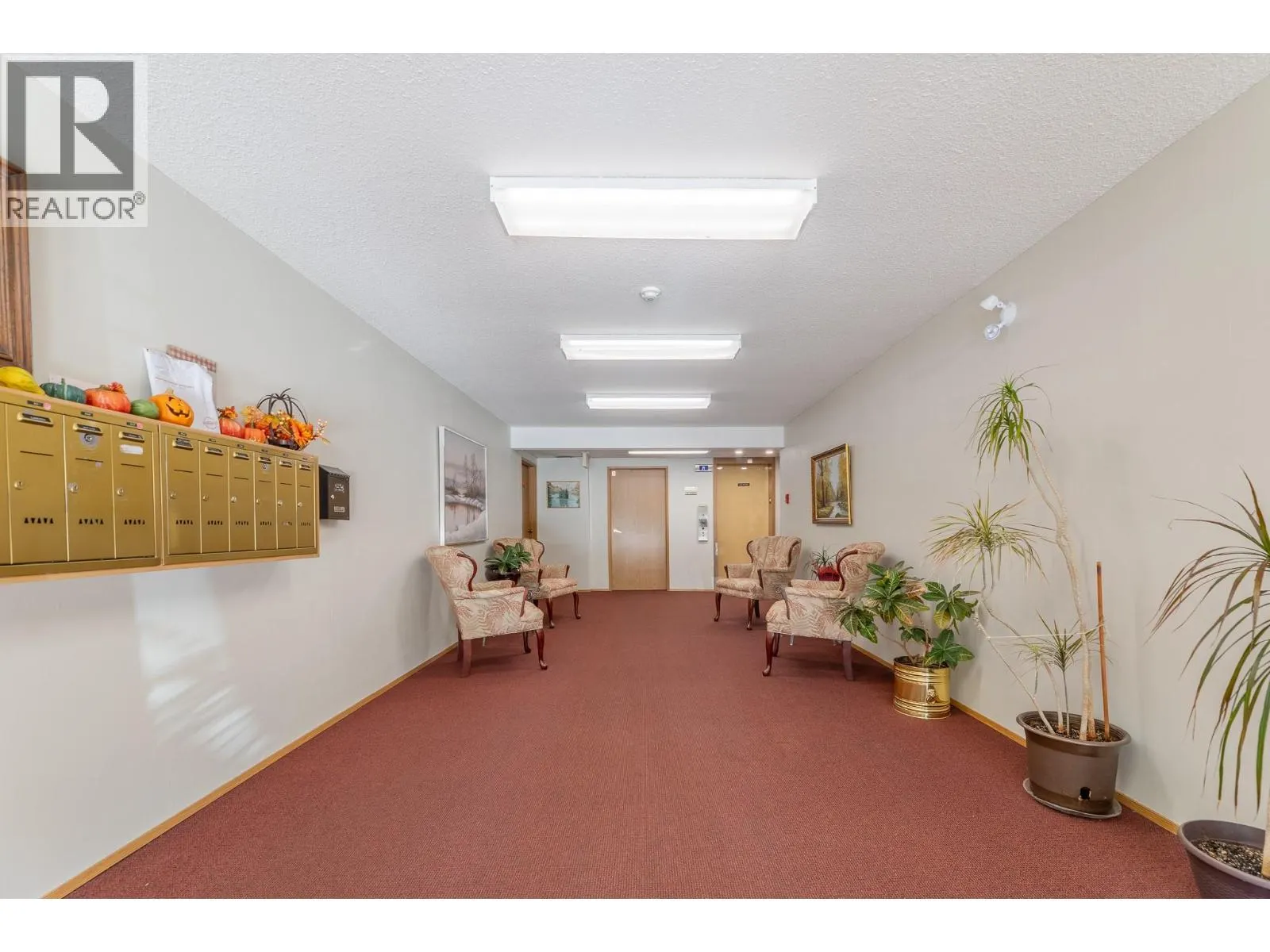 187 WARREN Avenue Unit# 304