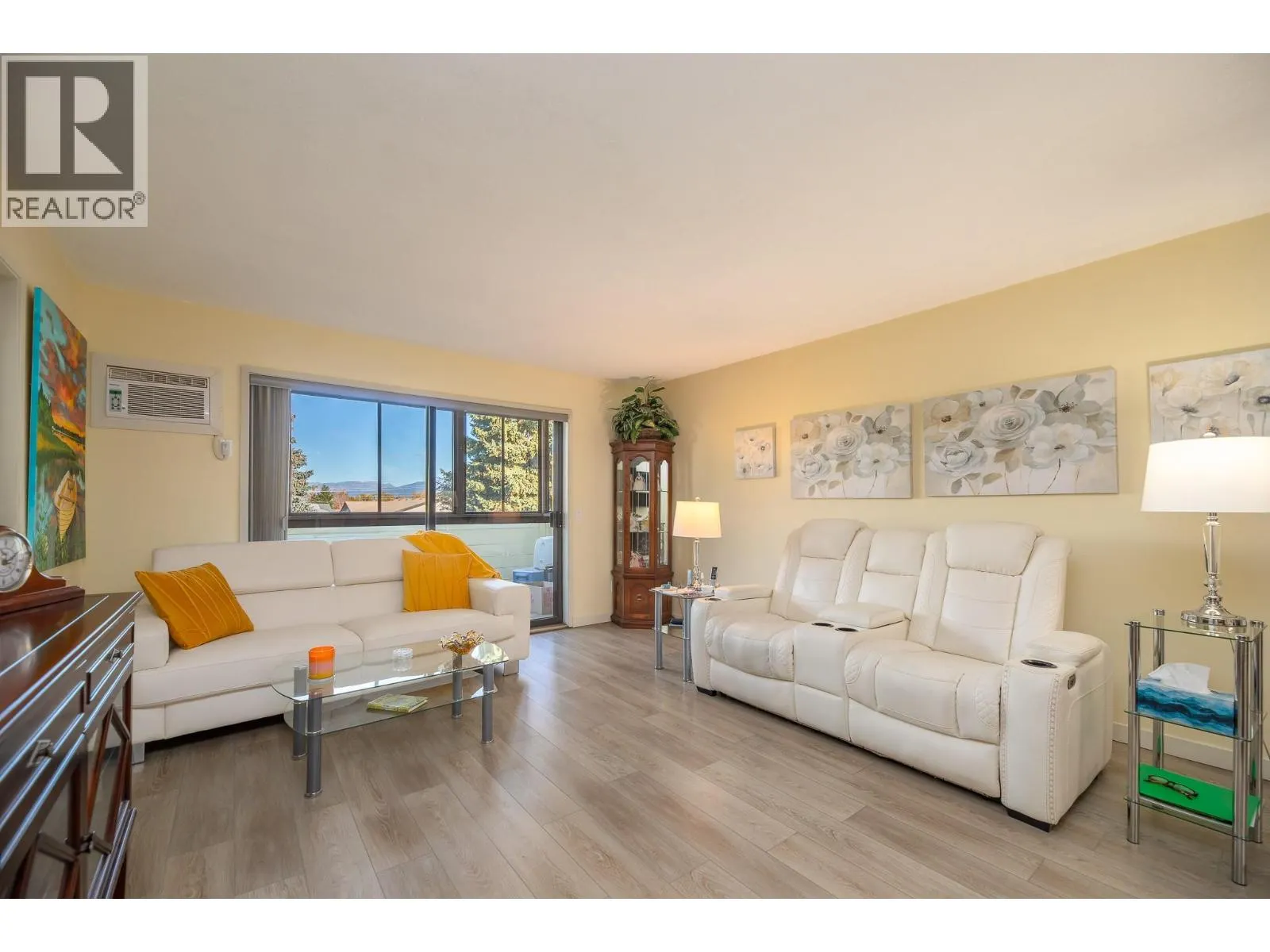 187 WARREN Avenue Unit# 304