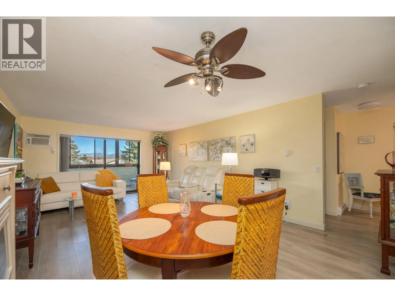 187 WARREN Avenue Unit# 304