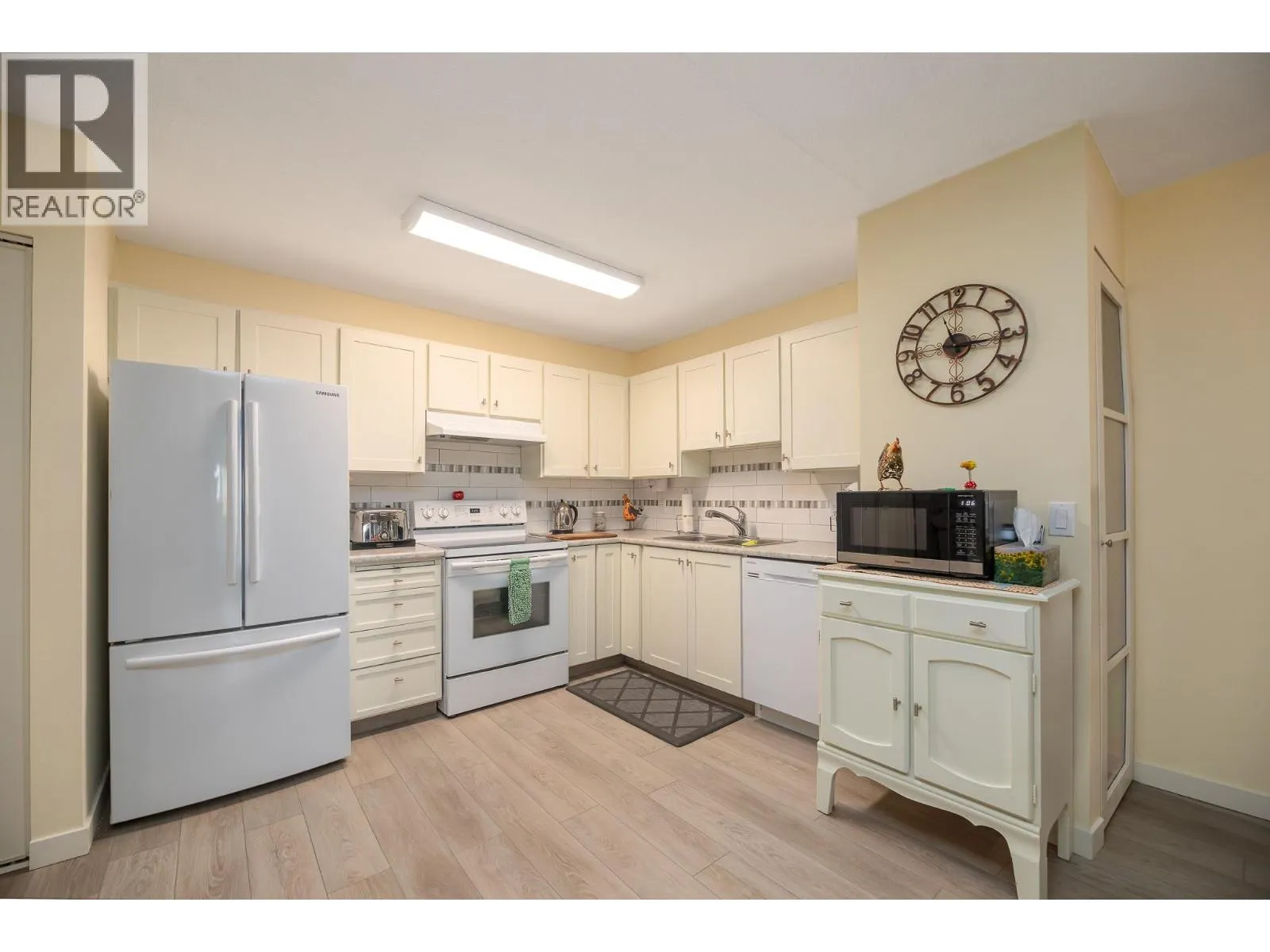 187 WARREN Avenue Unit# 304