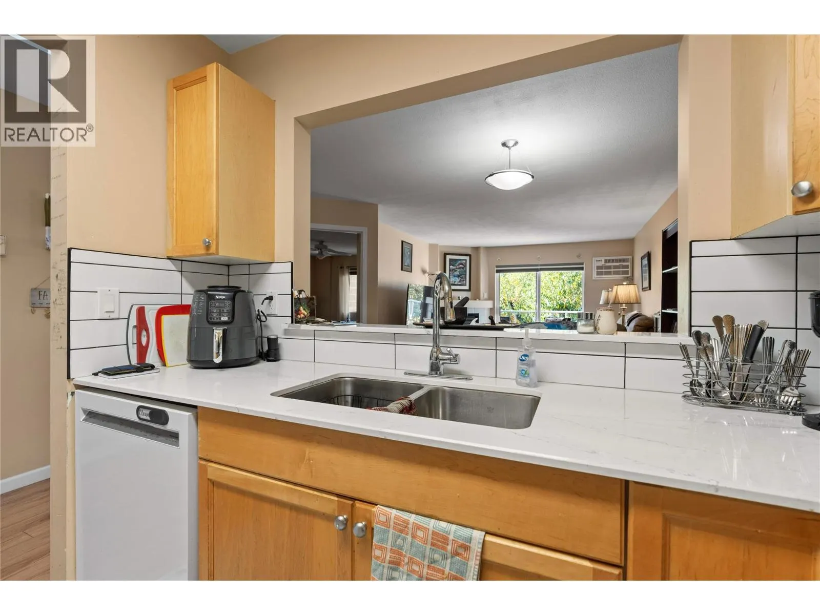 307 Browne Road Unit# 305