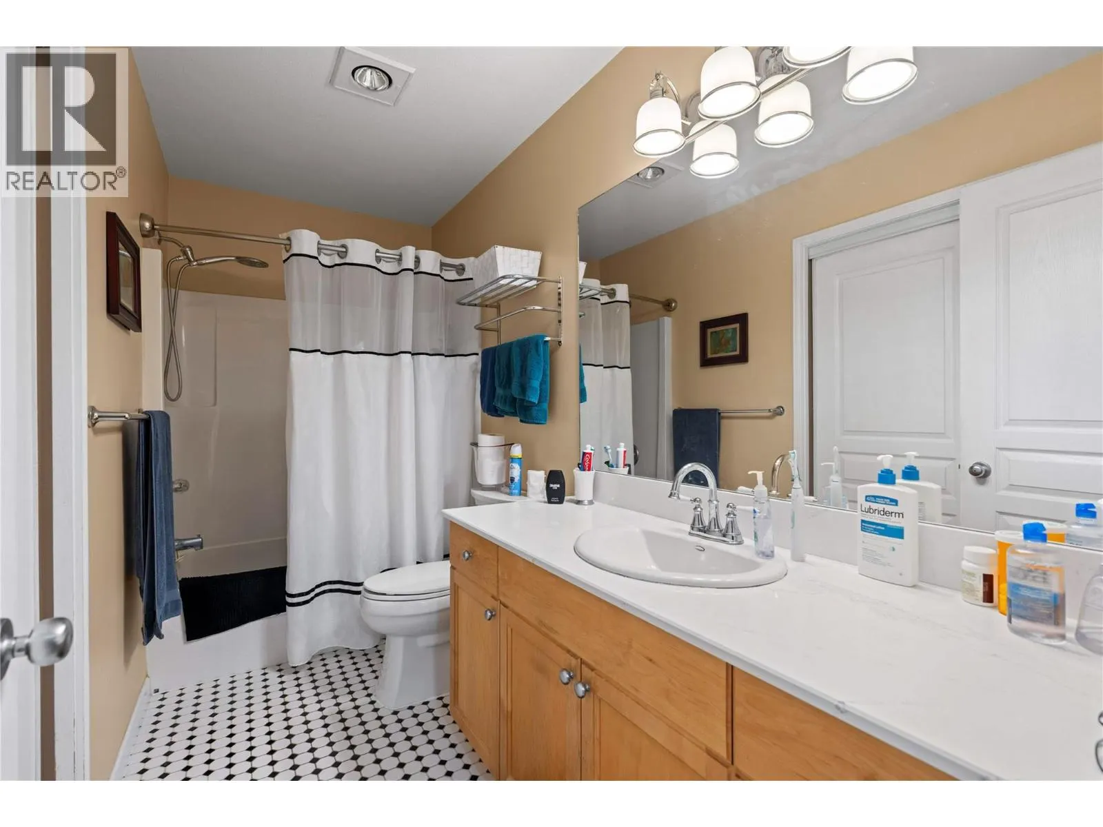 307 Browne Road Unit# 305