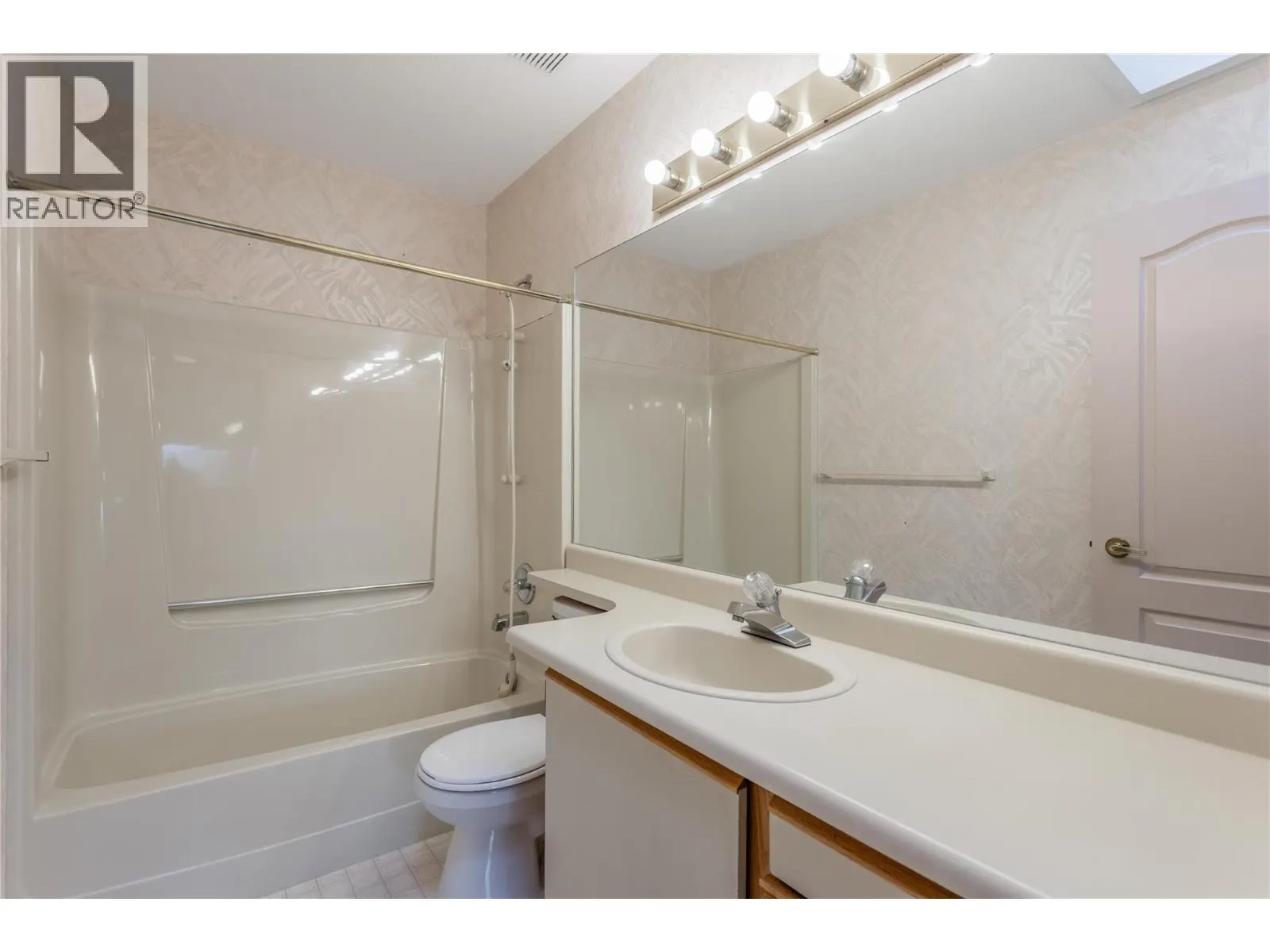 255 McIntosh Road Unit# 309