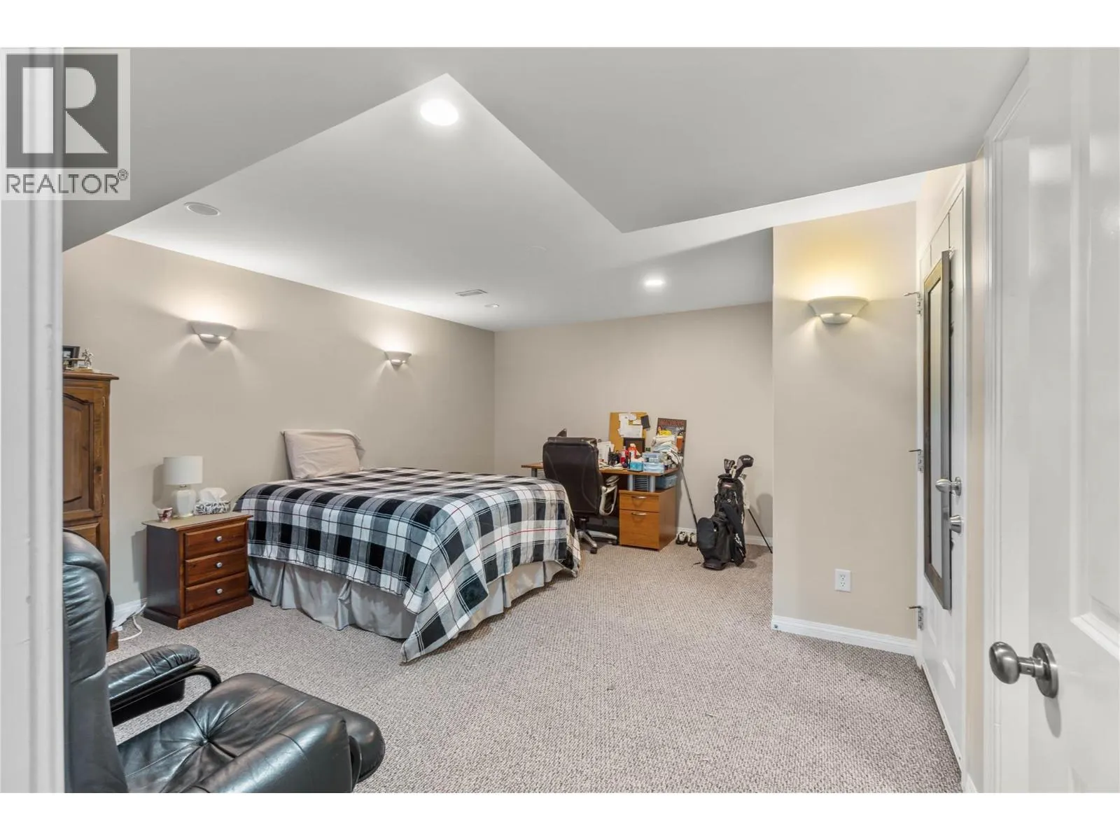 1104 QUAIL Drive Unit# 27