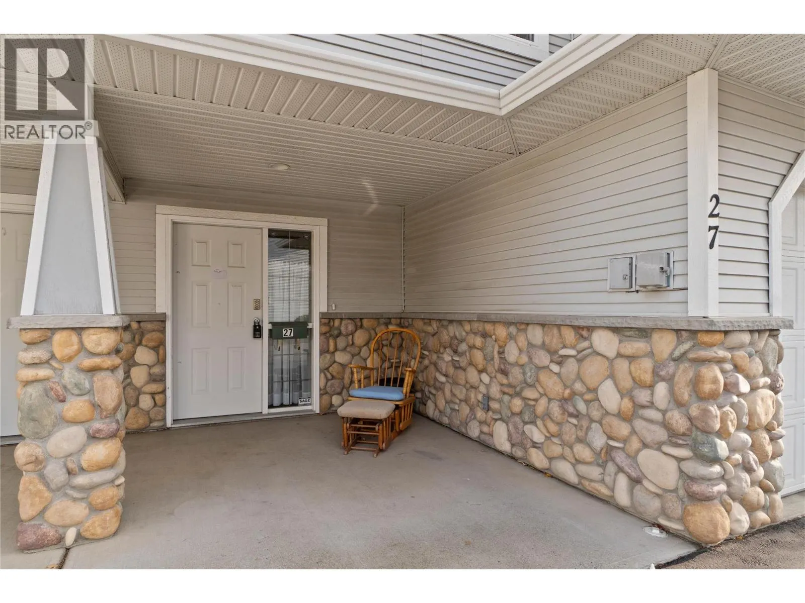1104 QUAIL Drive Unit# 27