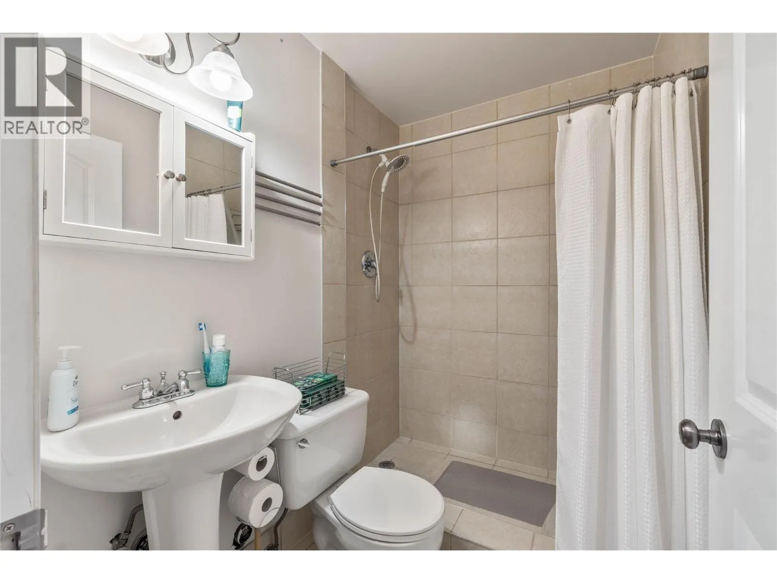 1104 QUAIL Drive Unit# 27