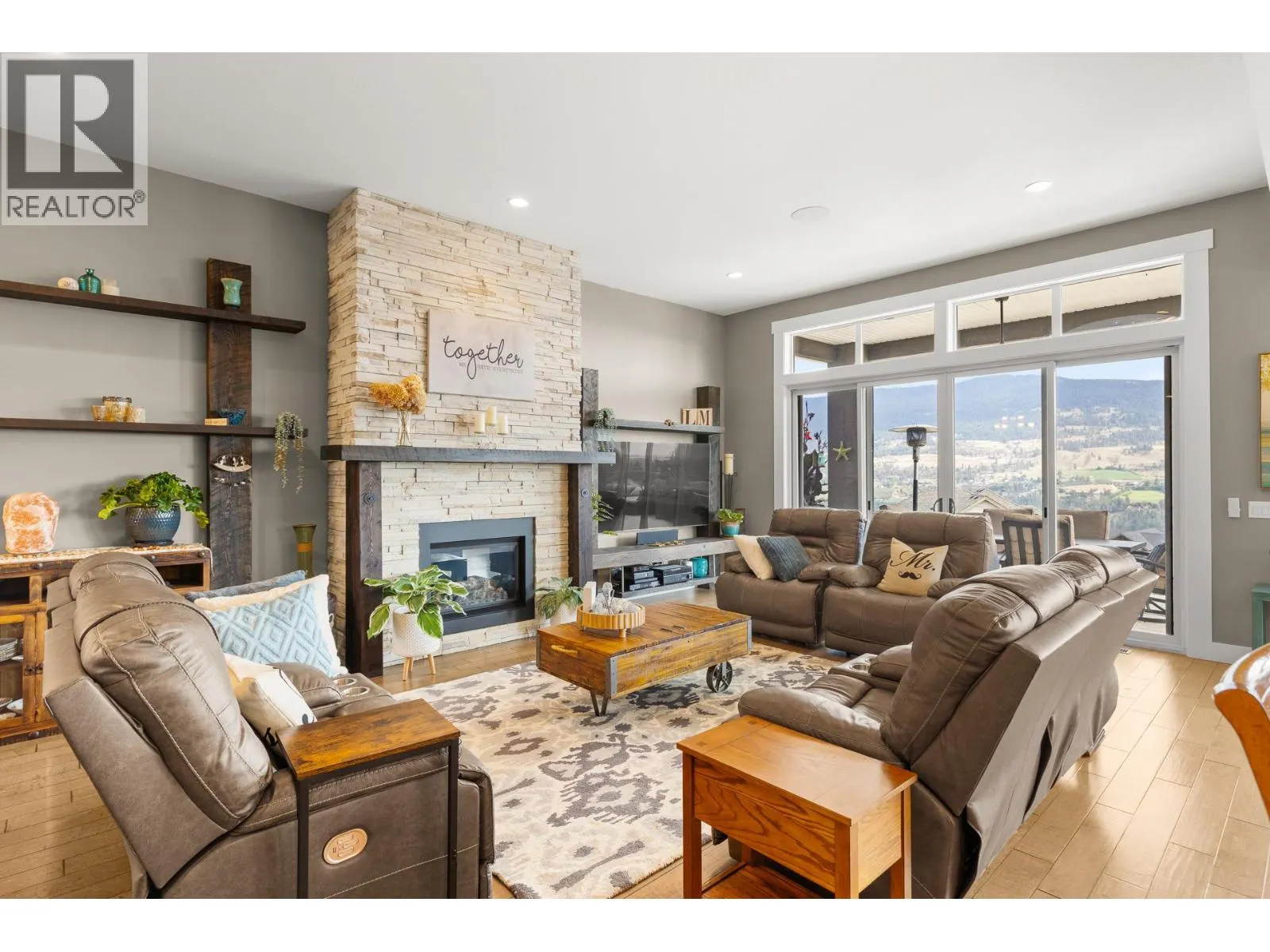13071 East Ridge Drive