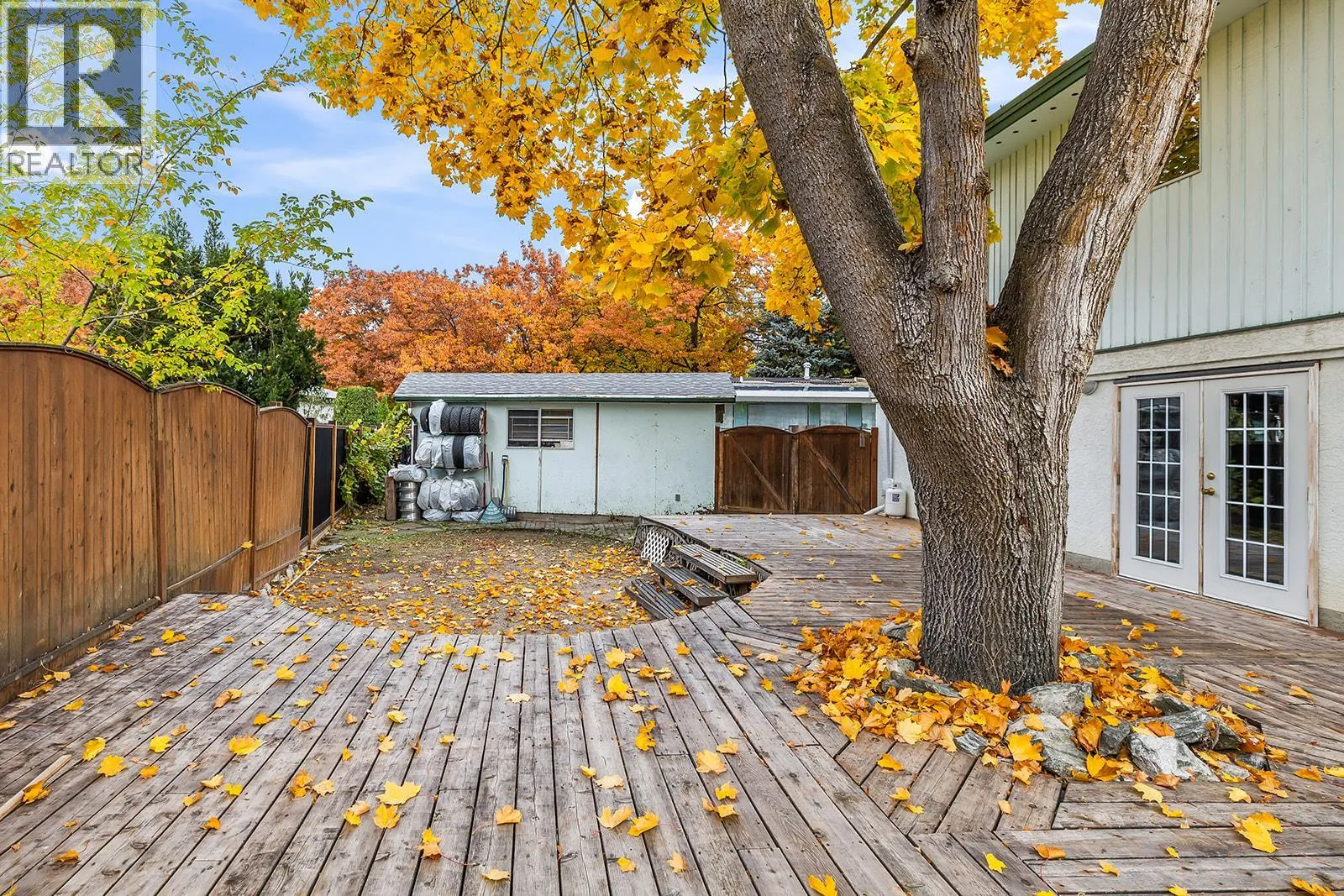 1050 Pinecrest Lane