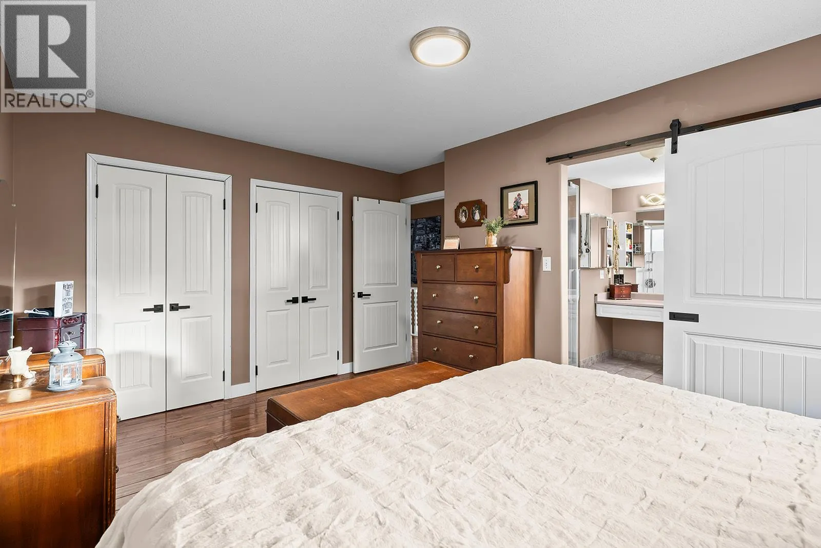 1050 Pinecrest Lane