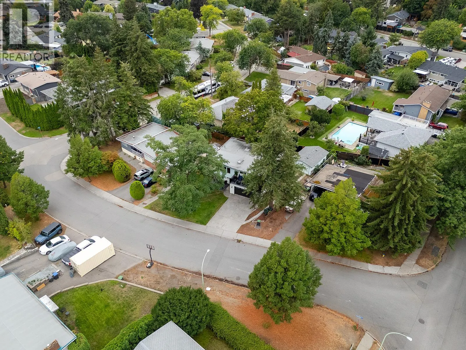 1050 Pinecrest Lane