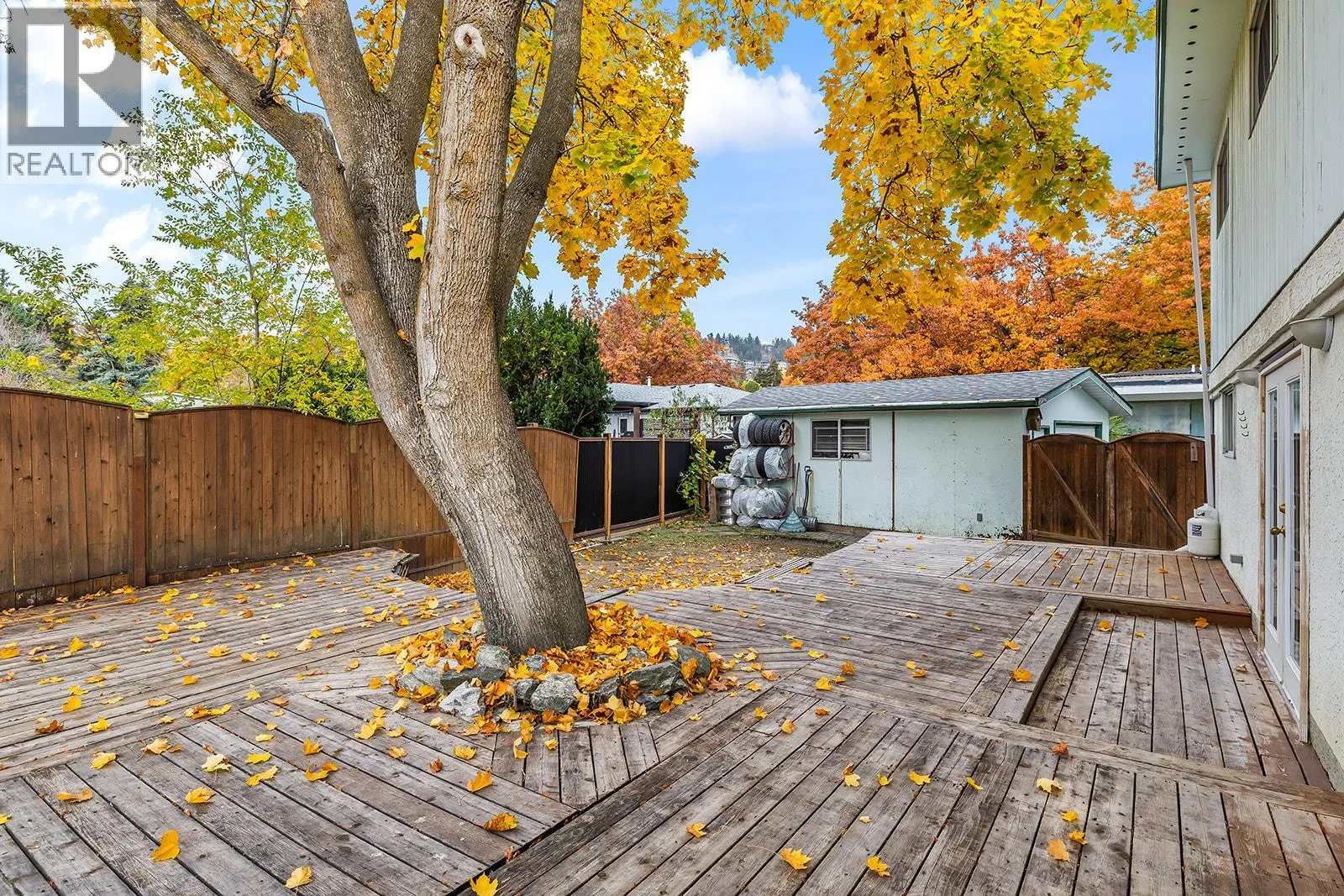 1050 Pinecrest Lane