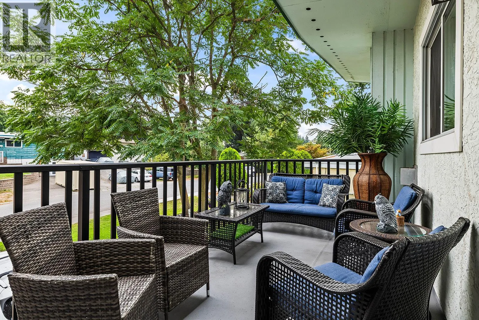 1050 Pinecrest Lane