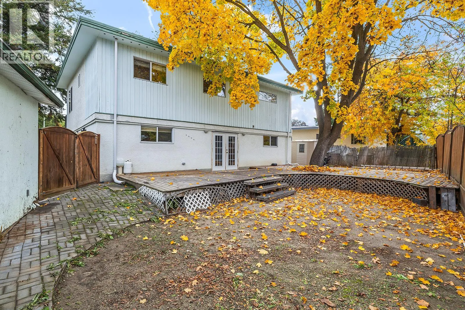 1050 Pinecrest Lane