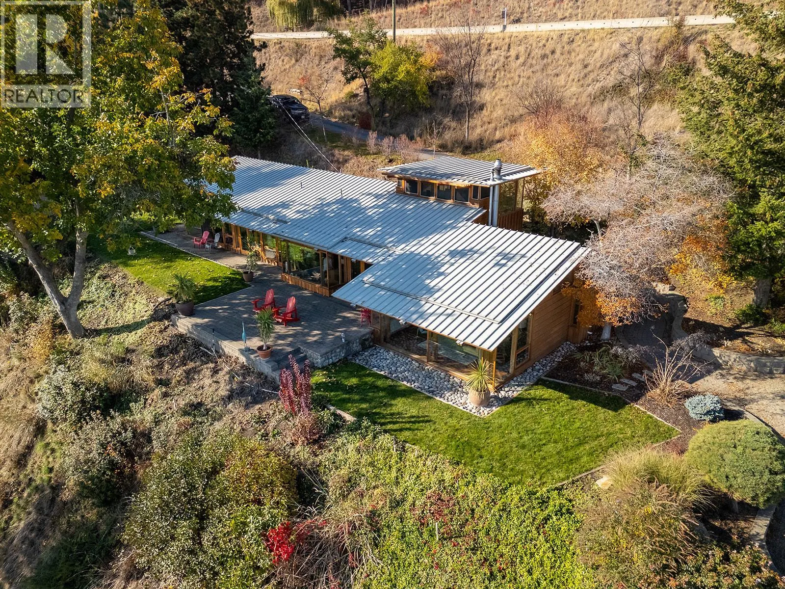 1101 & 1105 Westside Road S