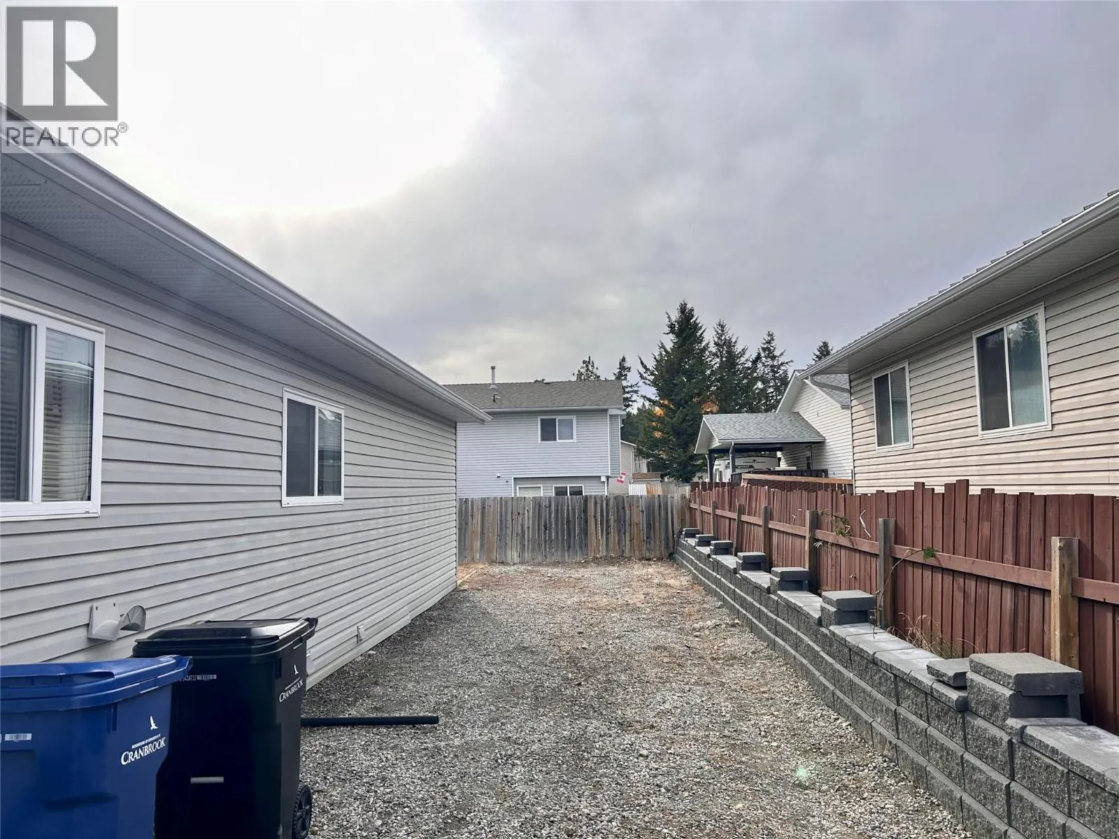 2505 Mcleary Crescent N