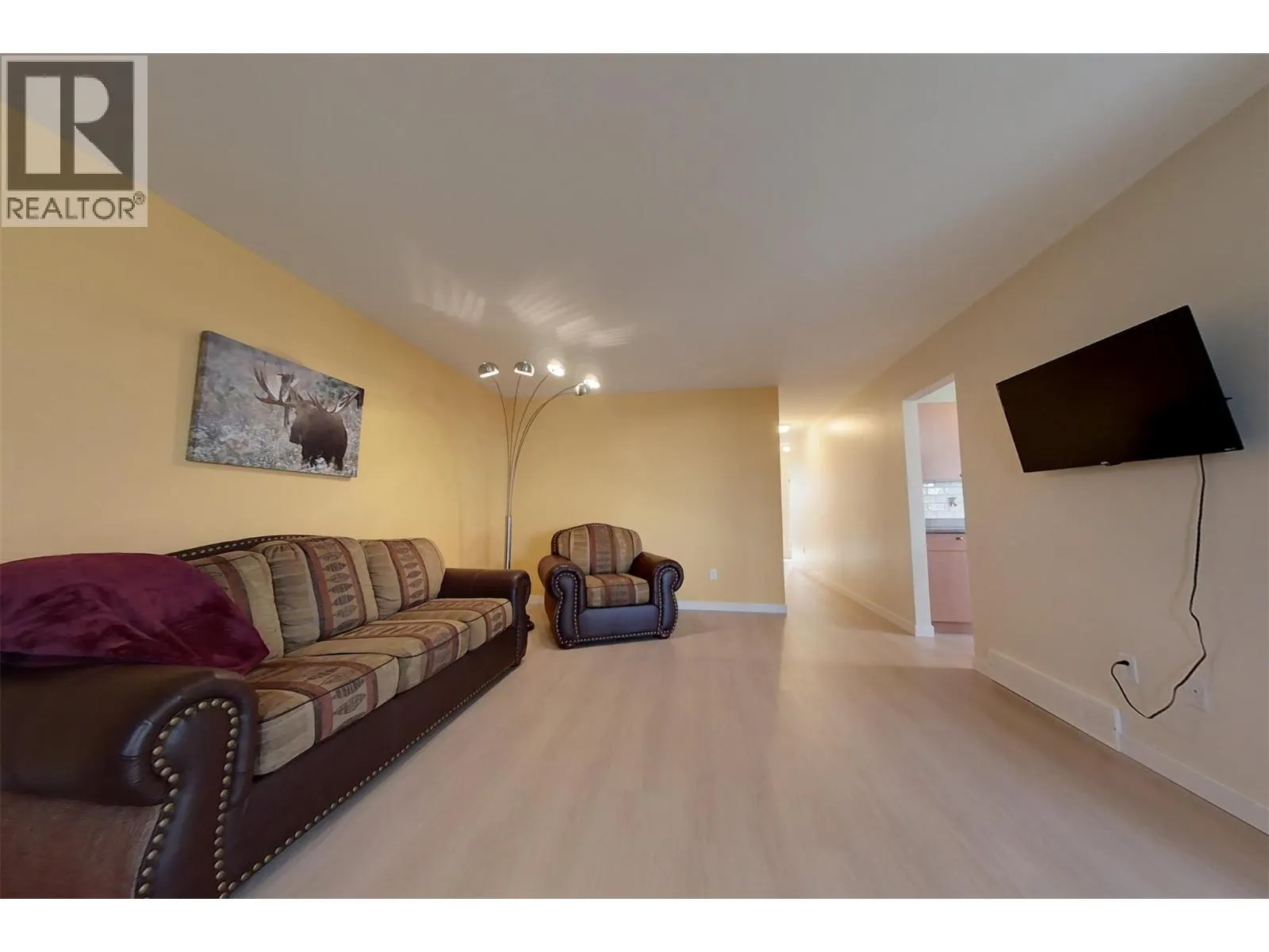 2505 Mcleary Crescent N