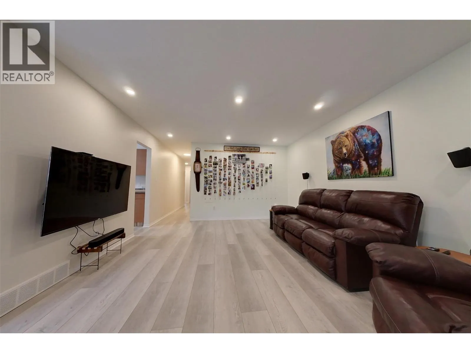 2505 Mcleary Crescent N