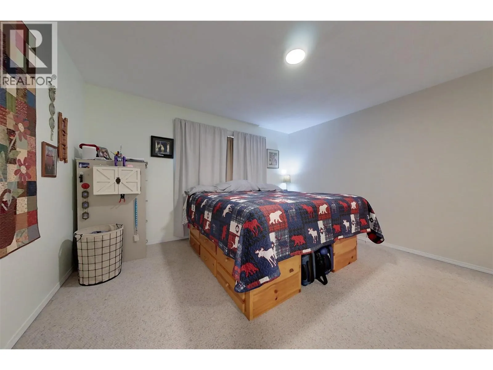 2505 Mcleary Crescent N