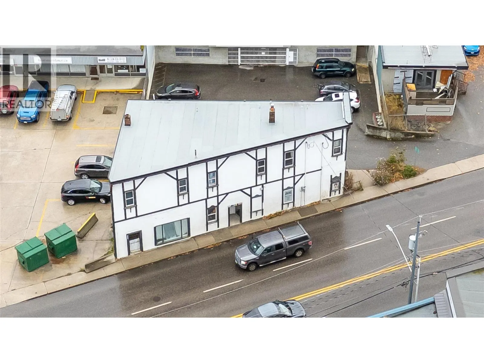 606 Front Street