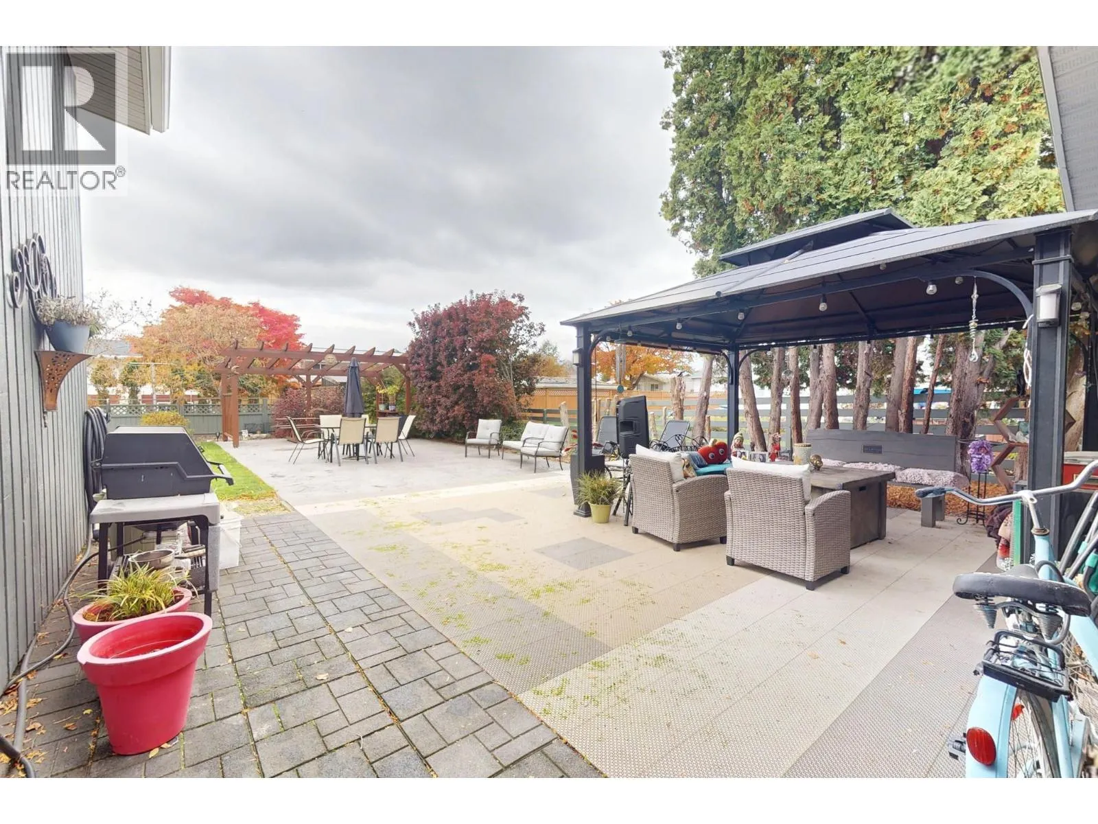 1383 Lombardy Square